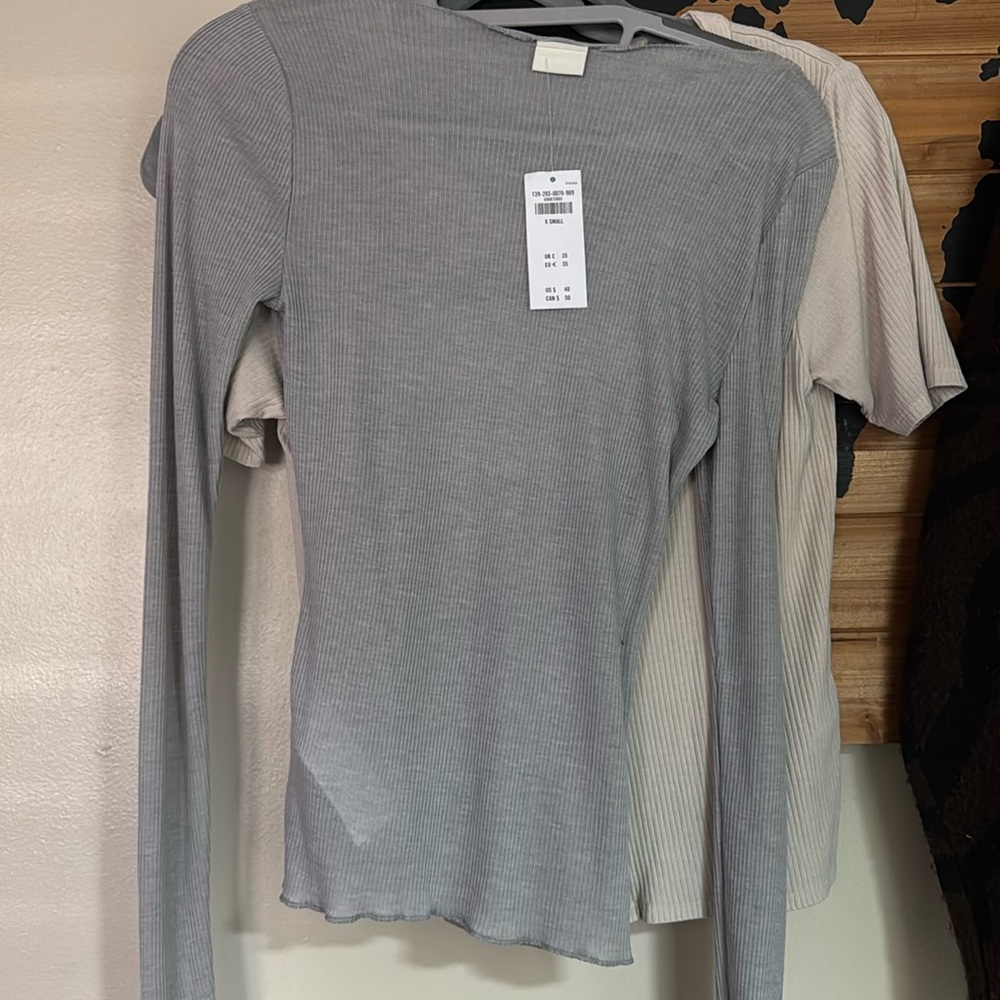 Abercrombie and Fitch Long-Sleeve Sheer Rib Slash Top gray new with tags